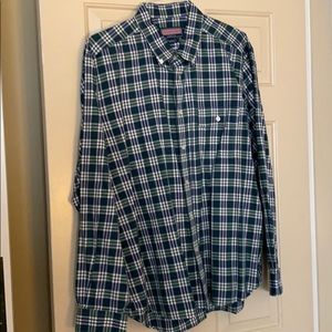 Vineyard Vines button down shirt size xl